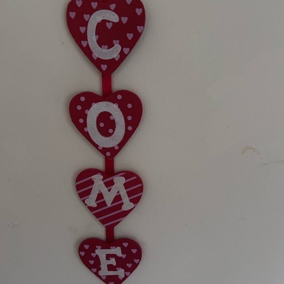 Four different wooden Valentines Day Decor - Picture 3 of 13